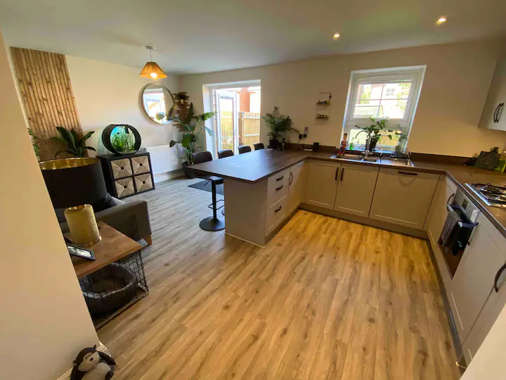 Serviced apartments, short term rentals, furnished apartments, Stamford accommodation, 2 & 3 bedroom apartments